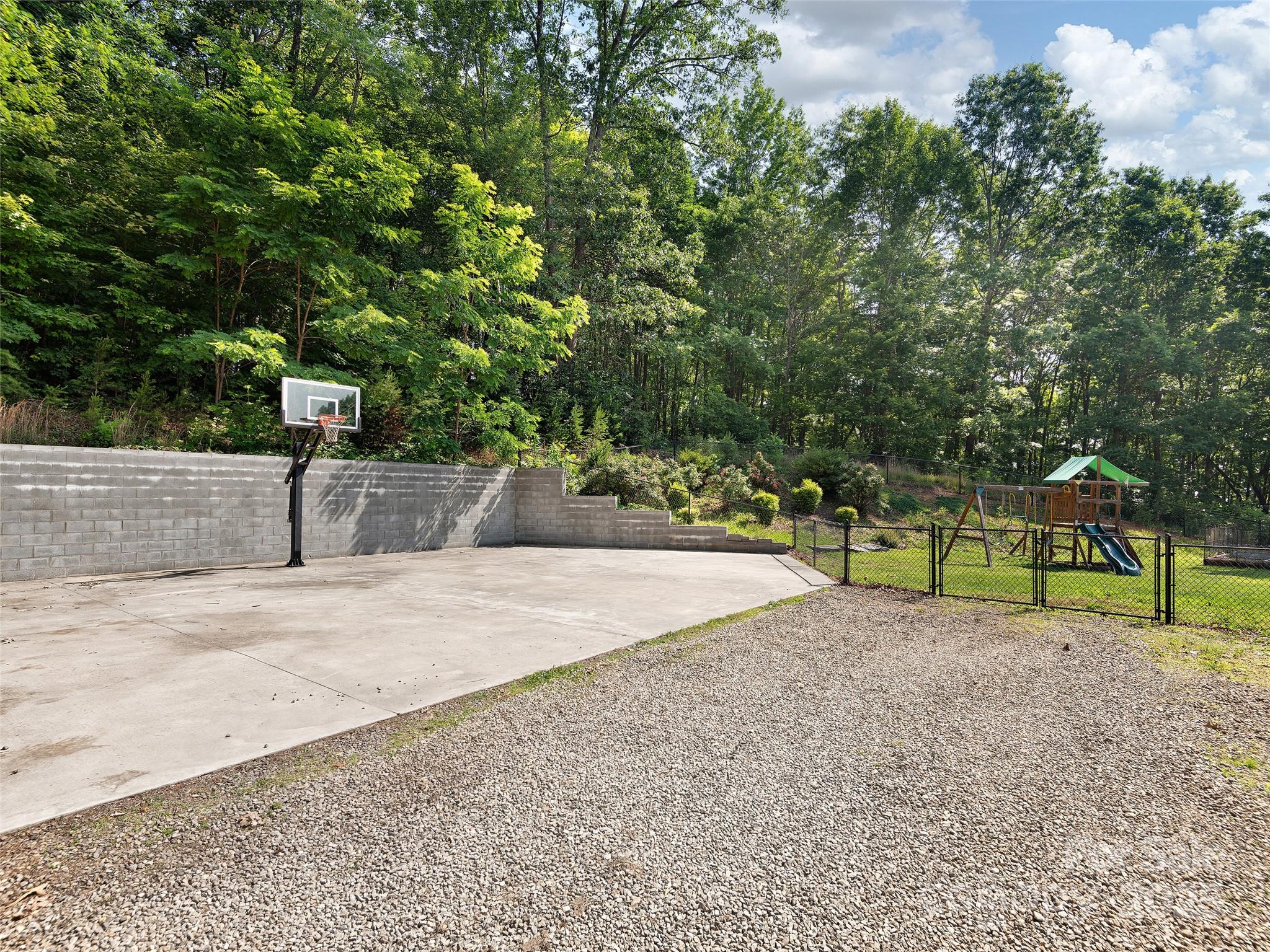 31 Rory Phillips View Candler, NC 28715 - Photo 3 of 36