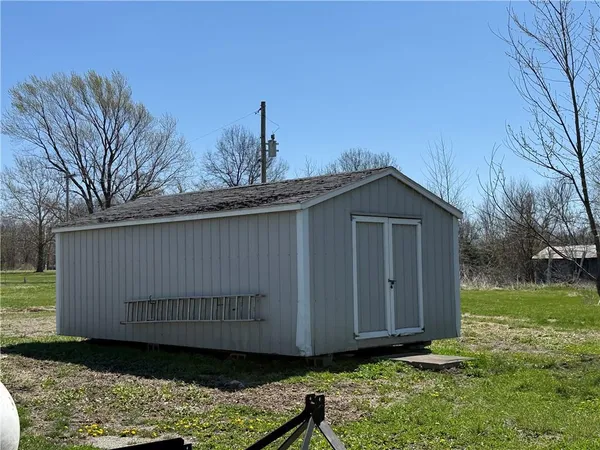 $175,000 | 310 West State Highway, Coffey, MO 64636