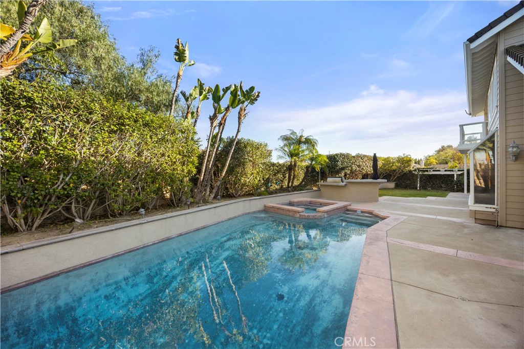 2871 North Roxbury Street Orange, CA 92867 - Photo 36 of 38 a view of a yard with an outdoor space