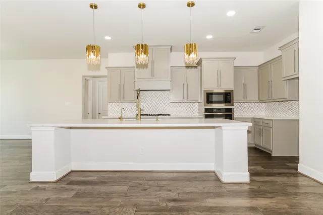 $3,999 | 30627 South Creek Way, Fulshear, TX 77441