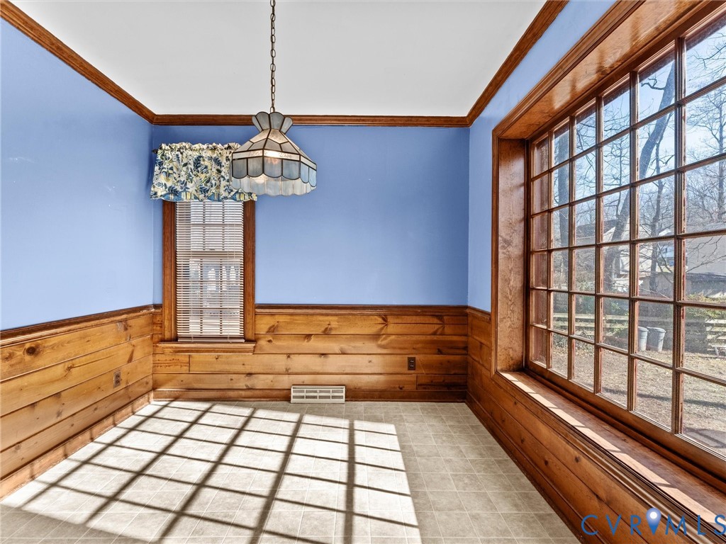 4701 Black Oak Road North Chesterfield, VA 23237 - Photo 12 of 47 a view of an entryway