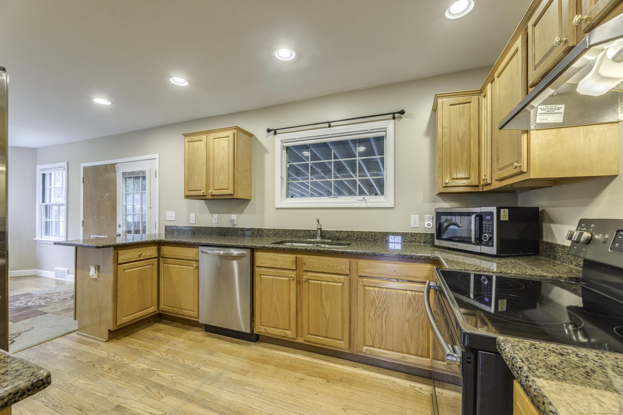 4484 Lakeshore Road Lexington, MI 48450 - Photo 11 of 93