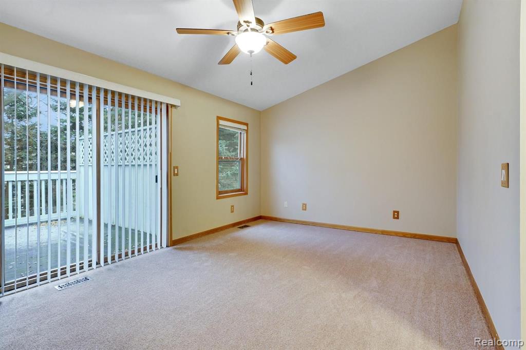 2235 Hiller Road West Bloomfield, MI 48324 - Photo 27 of 38