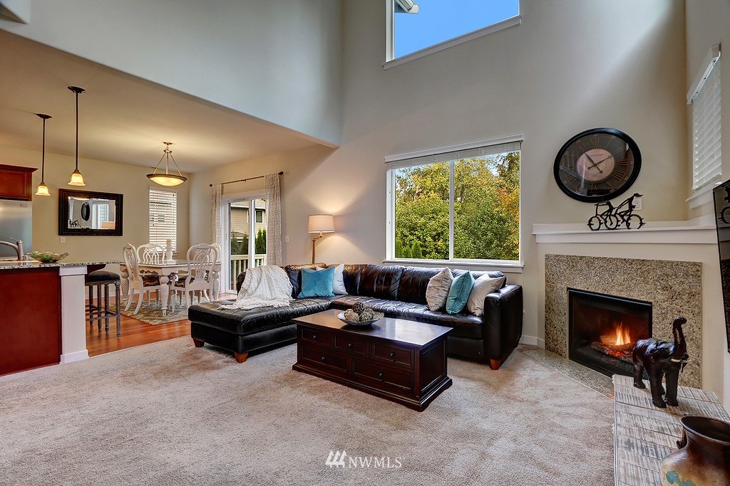 696 Ilwaco Place Northeast Renton, WA 98059 - Photo 3 of 18 Gallery Image 3