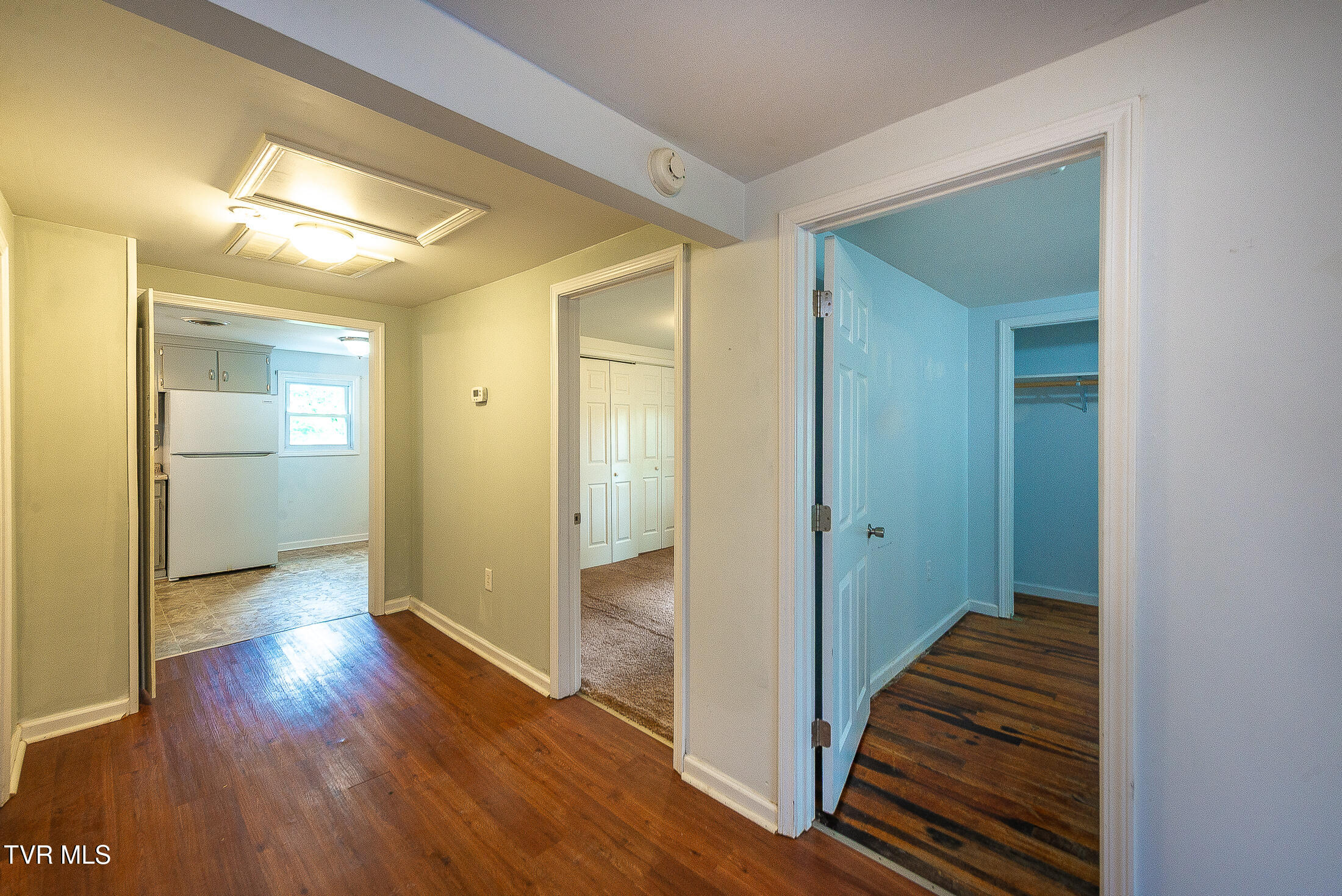 524 Old Beason Well Road Kingsport, TN 37660 - Photo 10 of 22 DSC_0381