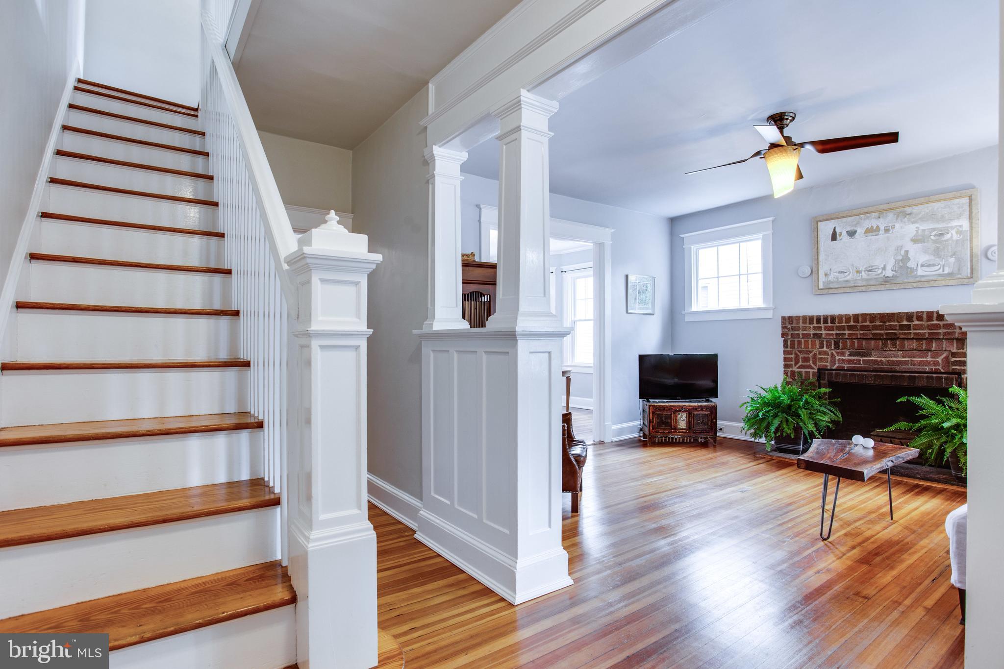 1414 Foxhall Road Northwest Washington, DC 20007 - Photo 4 of 25 Separate foyer