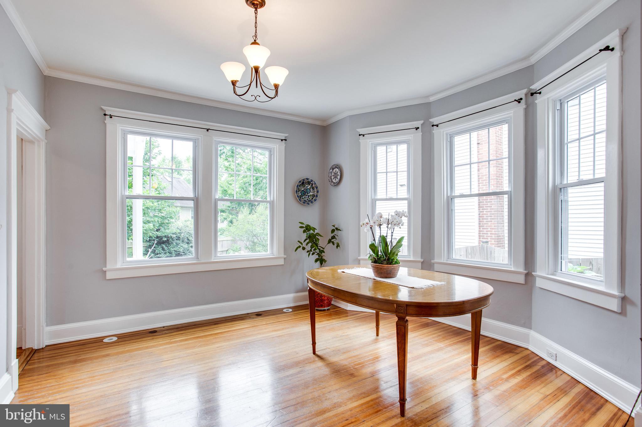 1414 Foxhall Road Northwest Washington, DC 20007 - Photo 8 of 25 Large sun filled dining room.