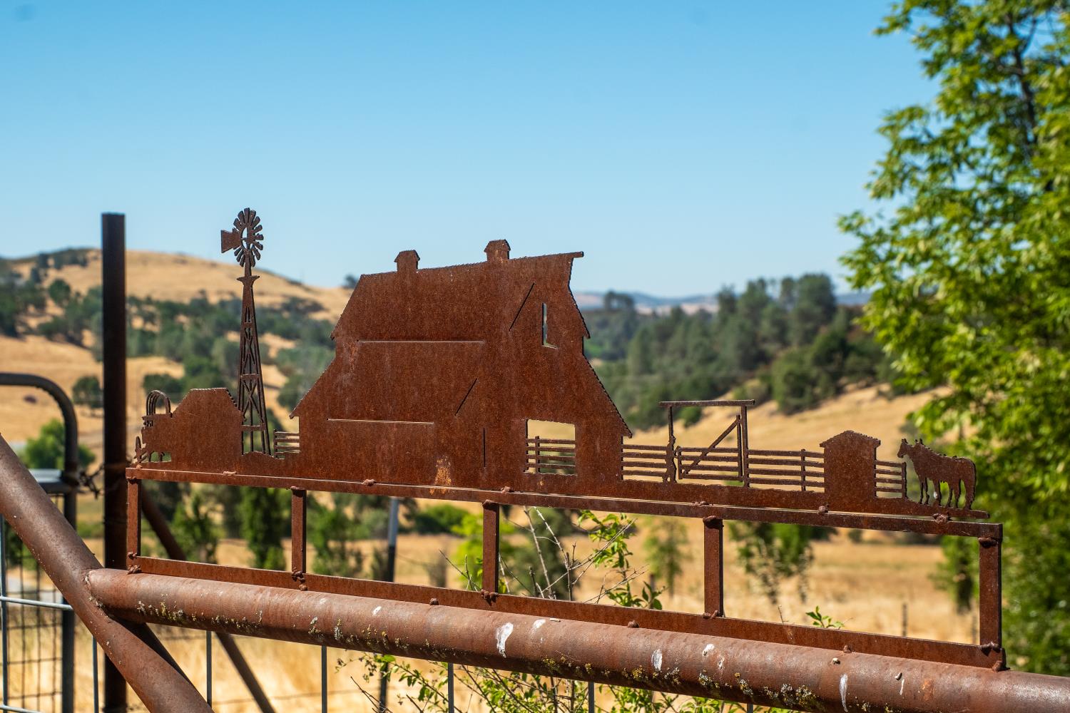 3206 Gillam Road Valley Springs, CA 95252 - Photo 29 of 44 a view of a building from a balcony