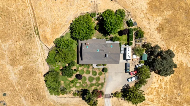 view of a house with a yard