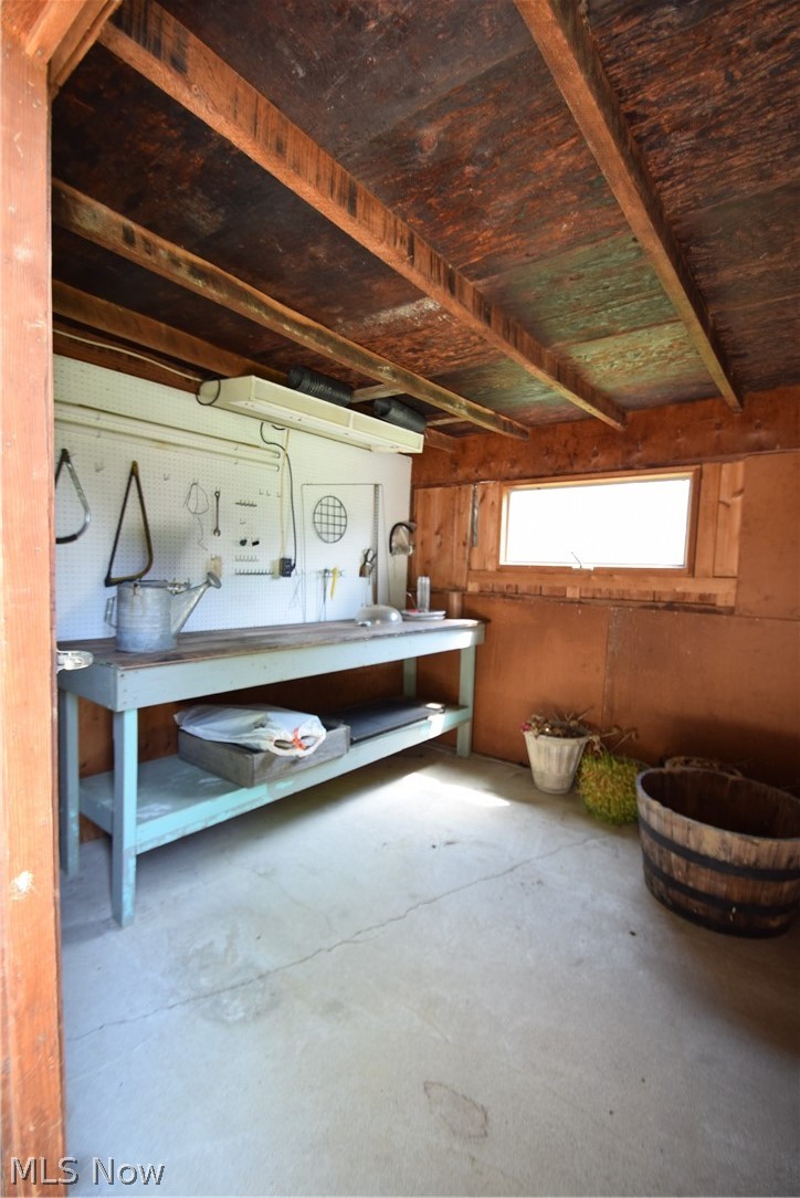 3412 Hamilton Road Medina, OH 44256 - Photo 25 of 29 Workshop/tack room in outbuilding