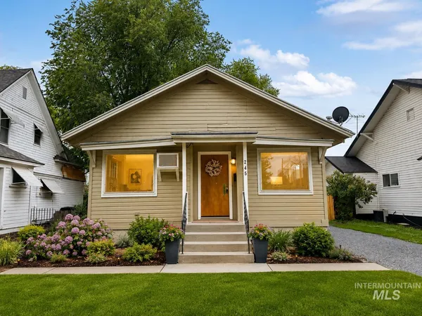 $265,000 | 245 West Court Street, Weiser, ID 83672