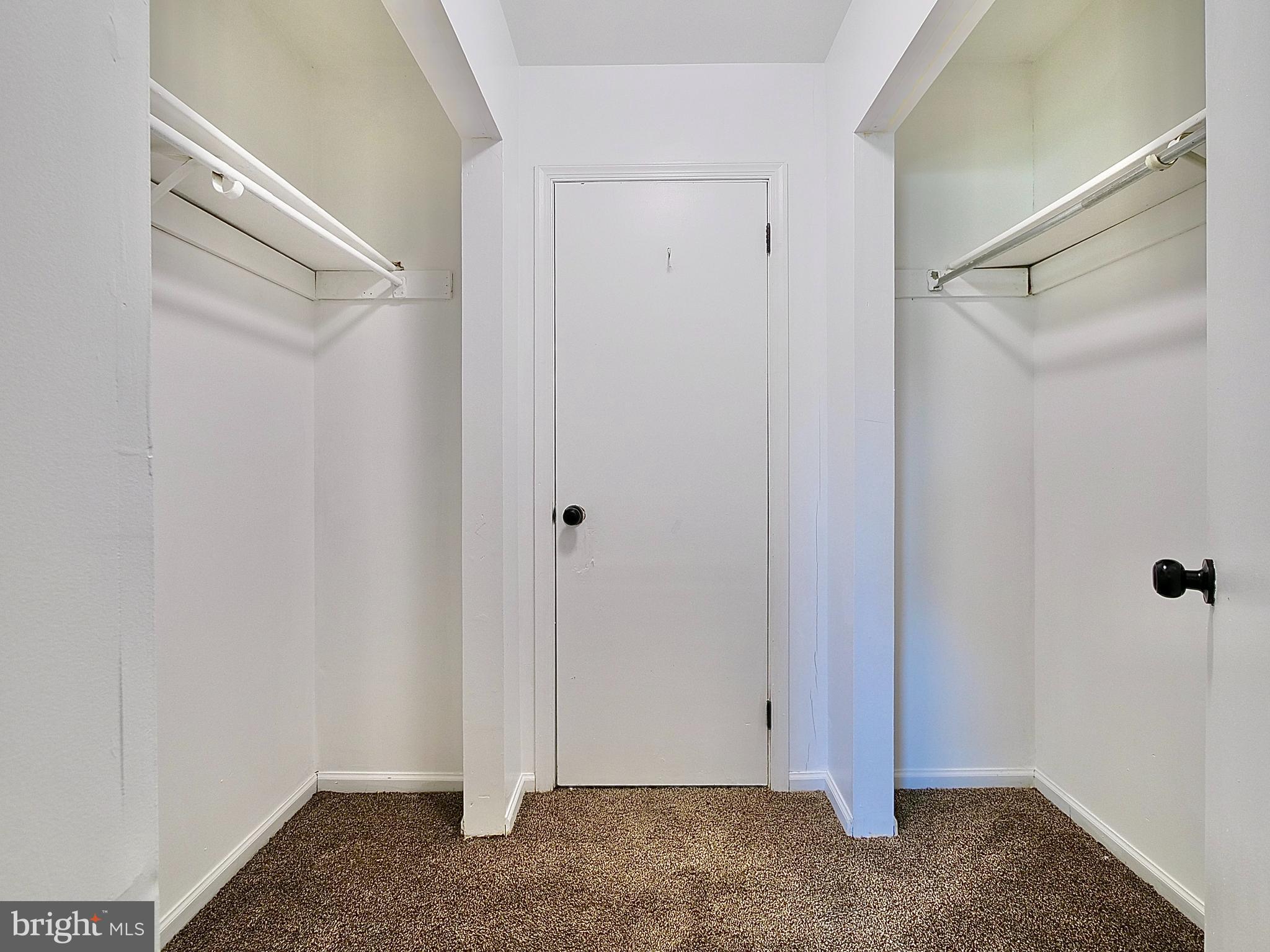 29 3 Rivers Drive Newark, DE 19702 - Photo 24 of 44 Primary Bedroom Walk-in Closet