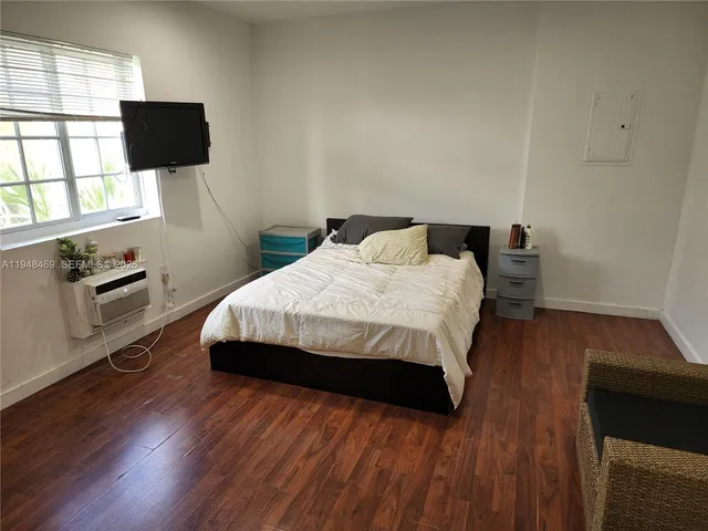 $1,750 | 1345 Pennsylvania Avenue, Unit 4C, Miami Beach, FL 33139