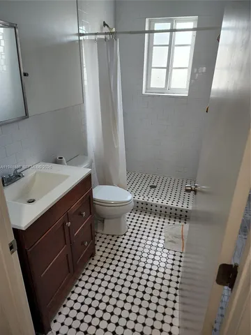 $1,750 | 1345 Pennsylvania Avenue, Unit 4C, Miami Beach, FL 33139