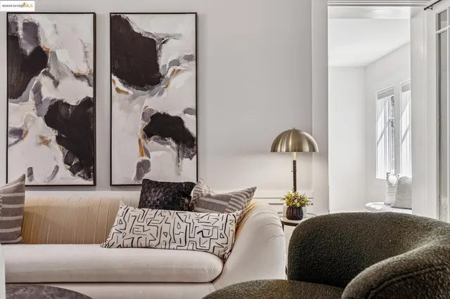 $799,000 | 6426 Benvenue Avenue, Unit 3, Oakland, CA 94618