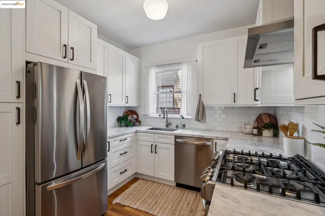 $799,000 | 6426 Benvenue Avenue, Unit 3, Oakland, CA 94618