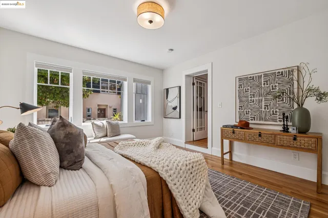 $799,000 | 6426 Benvenue Avenue, Unit 3, Oakland, CA 94618