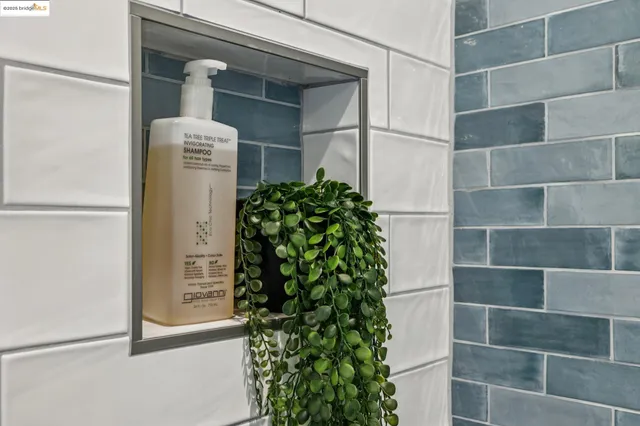 $799,000 | 6426 Benvenue Avenue, Unit 3, Oakland, CA 94618