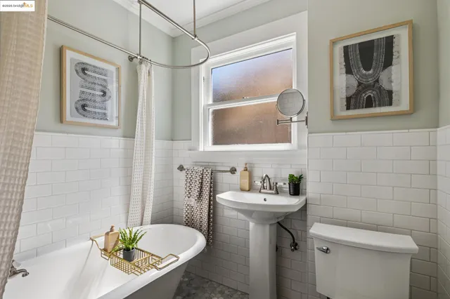 $799,000 | 6426 Benvenue Avenue, Unit 3, Oakland, CA 94618