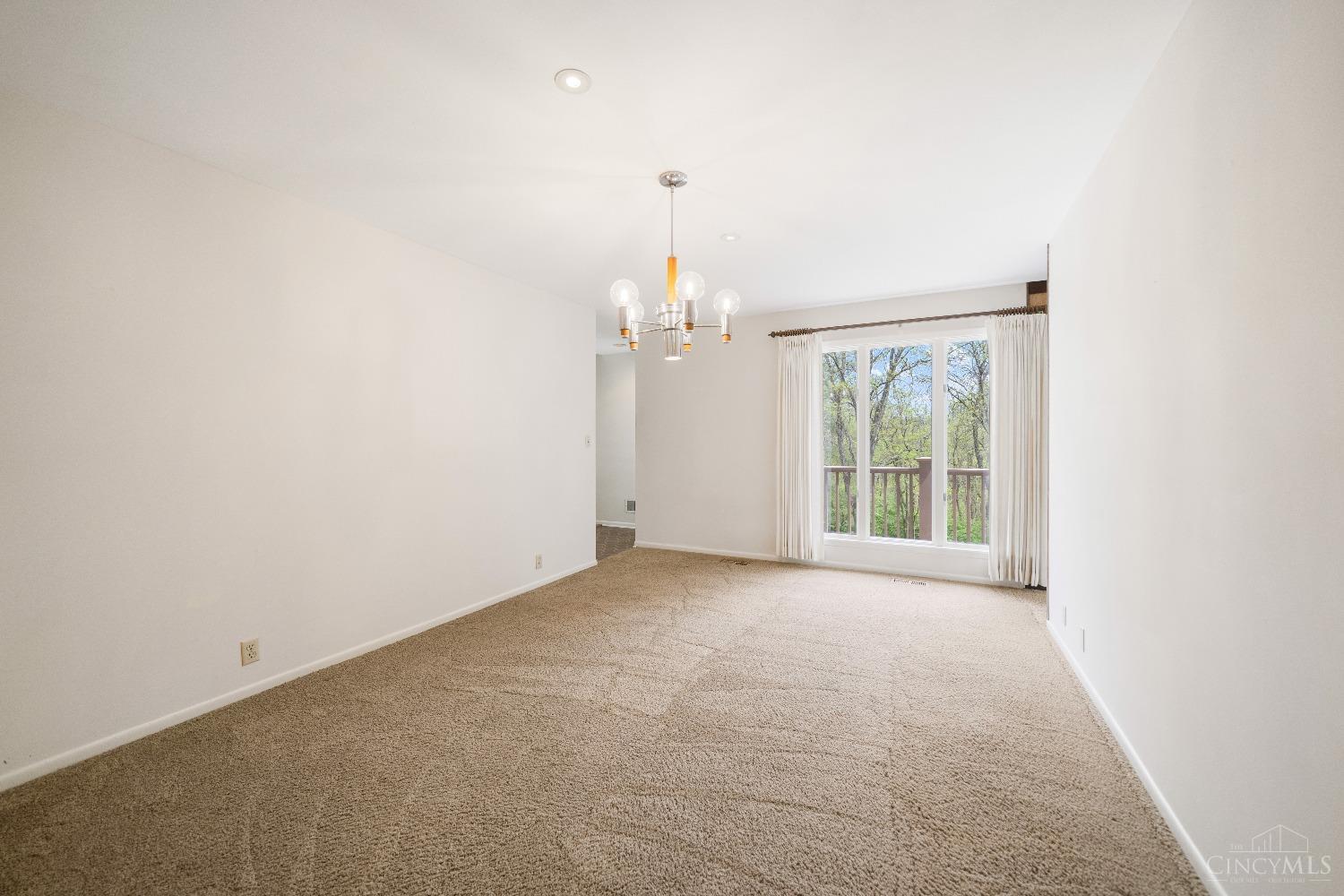 6515 Thompson Road Cincinnati, OH 45247 - Photo 14 of 81