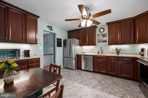 $540,000 | 6415 Hickory Lane, Sykesville, MD 21784