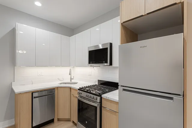 $1,595 | 1651 West Jonquil Terrace, Unit 12, Chicago, IL 60626