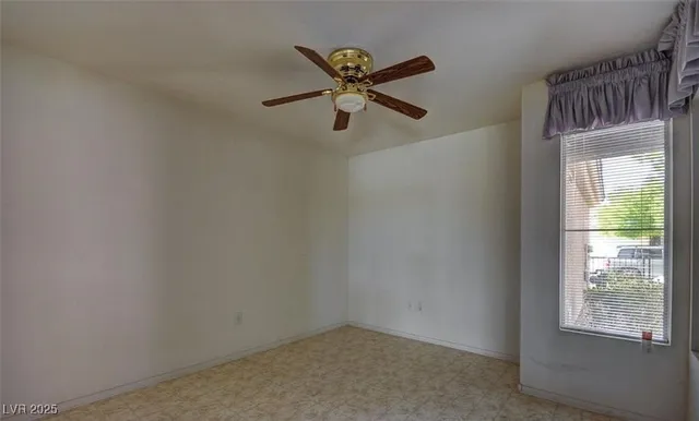 $1,600 | 2009 Joy View Lane, Henderson, NV 89012