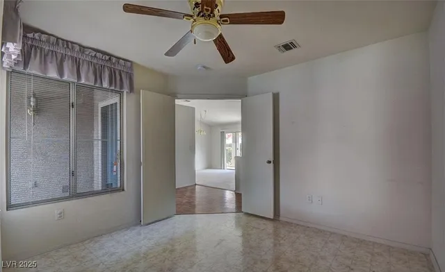 $1,600 | 2009 Joy View Lane, Henderson, NV 89012