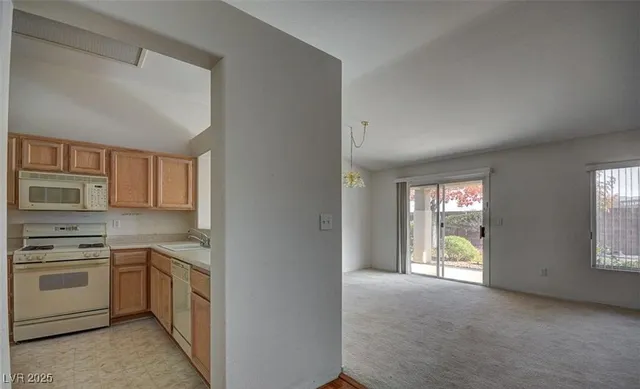 $1,600 | 2009 Joy View Lane, Henderson, NV 89012