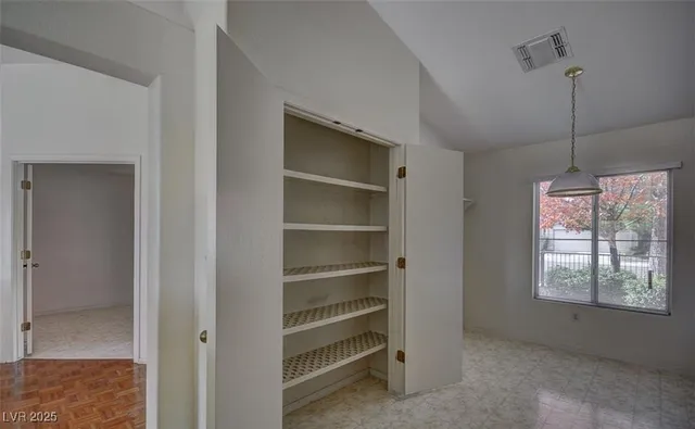 $1,600 | 2009 Joy View Lane, Henderson, NV 89012