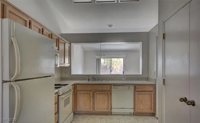 $1,600 | 2009 Joy View Lane, Henderson, NV 89012