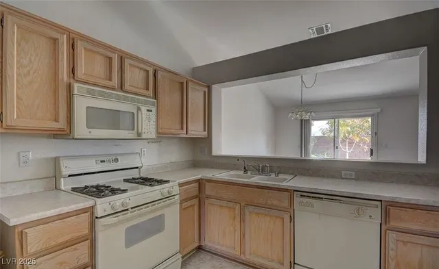 $1,600 | 2009 Joy View Lane, Henderson, NV 89012