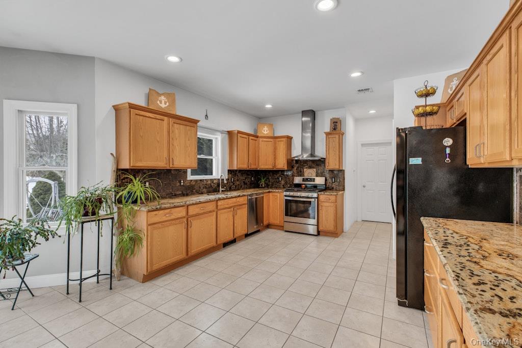 2655 Rocky Point Road East Marion, NY 11939 - Photo 13 of 50