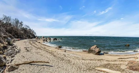 $1,529,000 | 2655 Rocky Point Road, East Marion, NY 11939