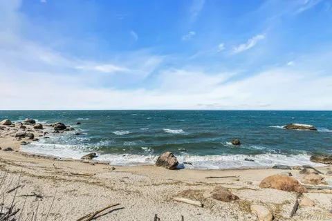 $1,529,000 | 2655 Rocky Point Road, East Marion, NY 11939