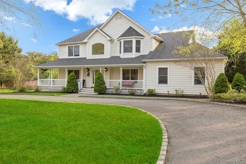 $1,529,000 | 2655 Rocky Point Road, East Marion, NY 11939