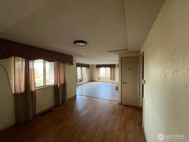 $469,000 | 502 17th Avenue Southwest, Puyallup, WA 98371