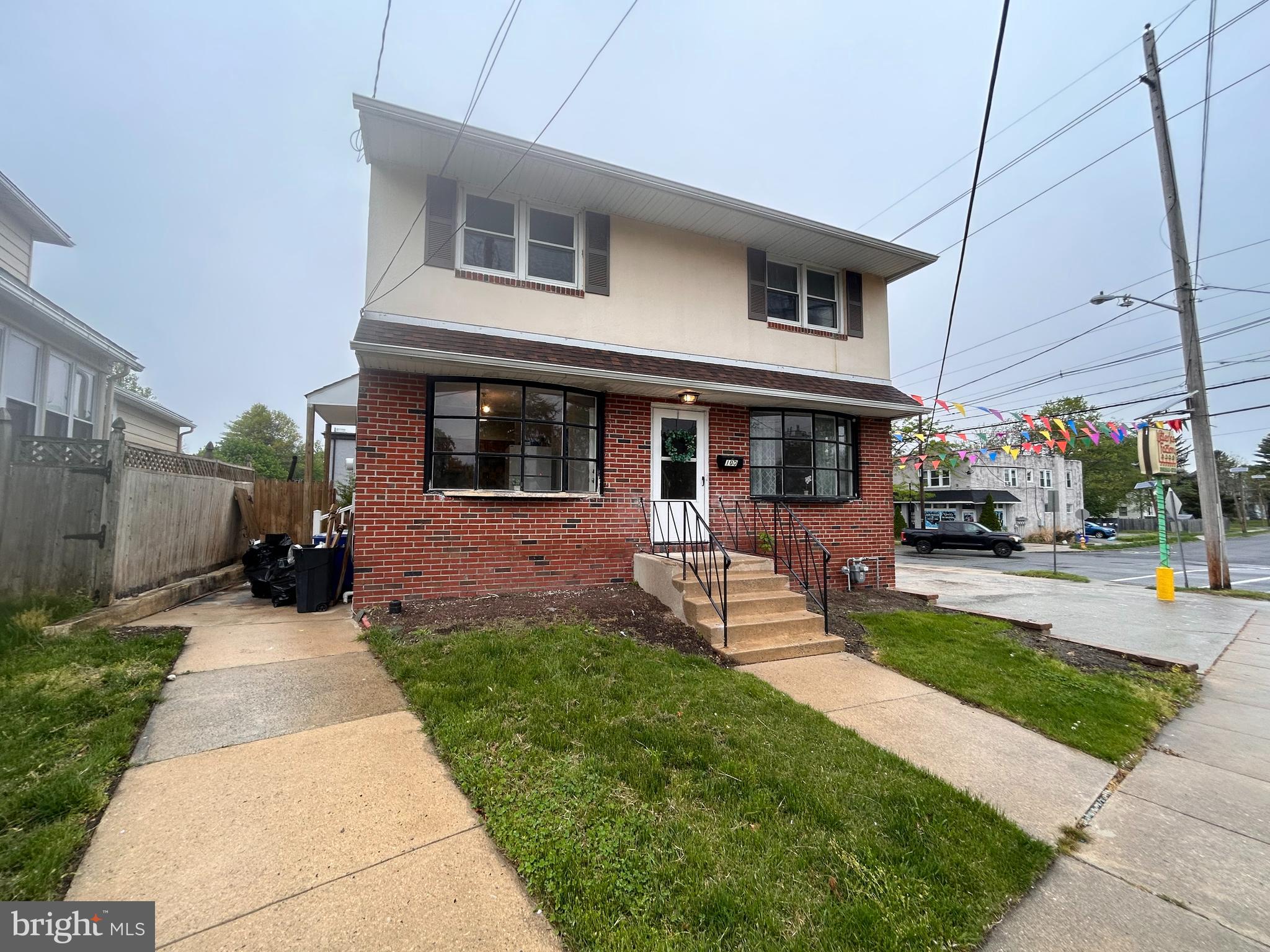 300 Evesham Avenue West Magnolia, NJ 08049 - Photo 3 of 25 a view of a house with a patio