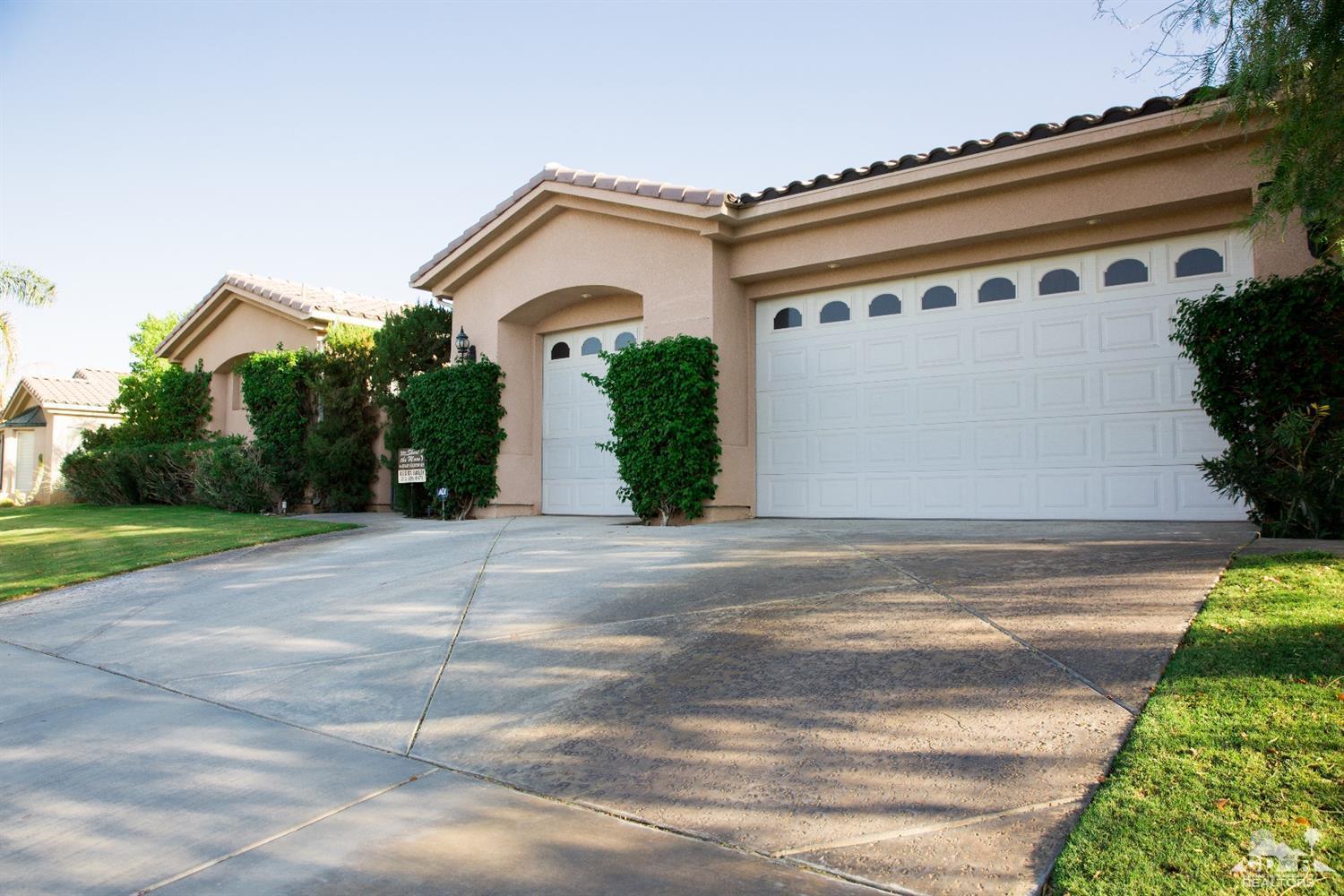 7 Sherwood Road Rancho Mirage, CA 92270 - Photo 4 of 35 a view of a house with a yard
