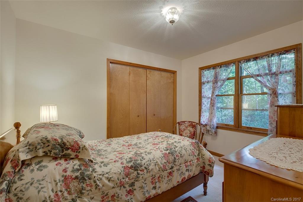 700 Thunder Road, Unit 124 Brevard, NC 28712 - Photo 10 of 13 Gallery Image 10