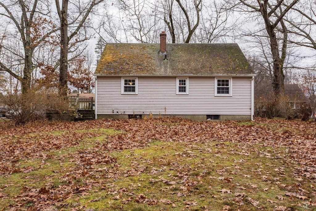 32 Mayflower Road Leicester, MA 01524 - Photo 3 of 28 Gallery Image 3