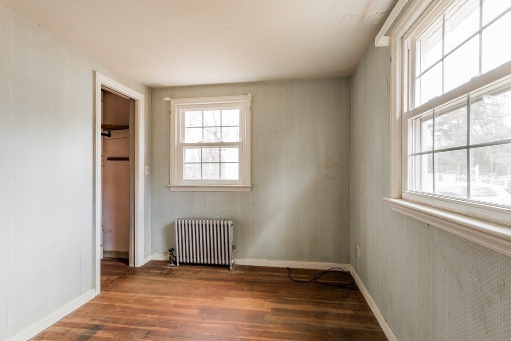 32 Mayflower Road Leicester, MA 01524 - Photo 5 of 28 Gallery Image 5