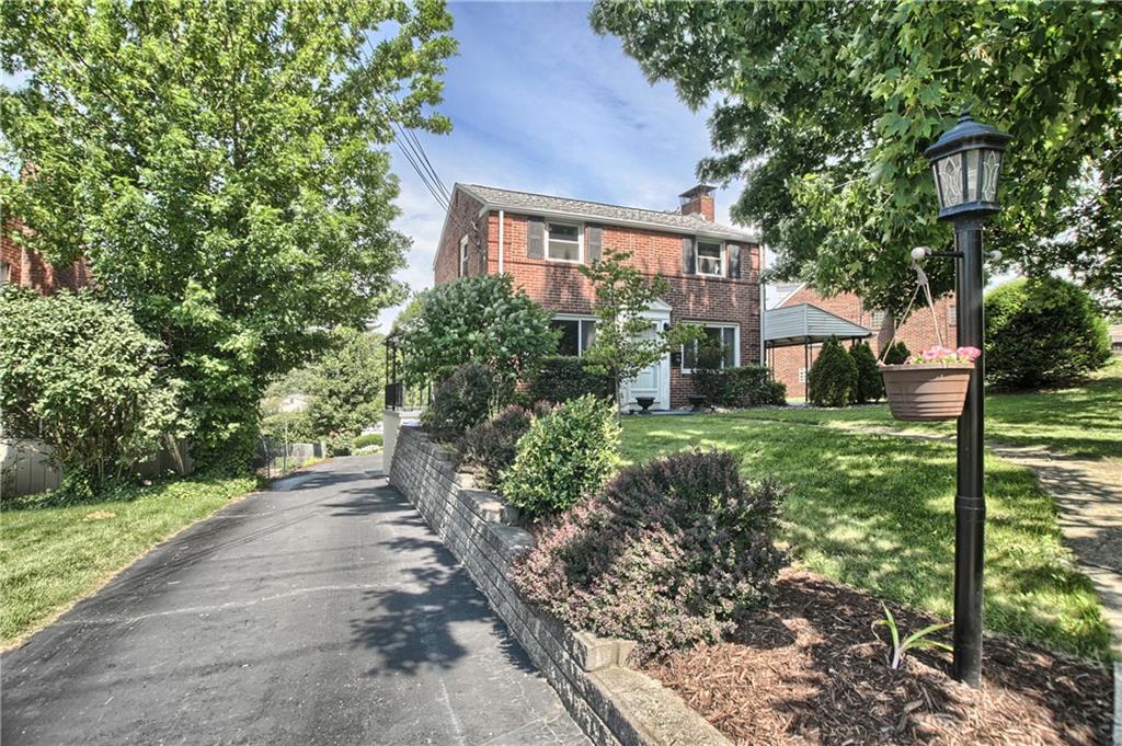 1906 Bower Hill Road Pittsburgh, PA 15243 - Photo 2 of 15