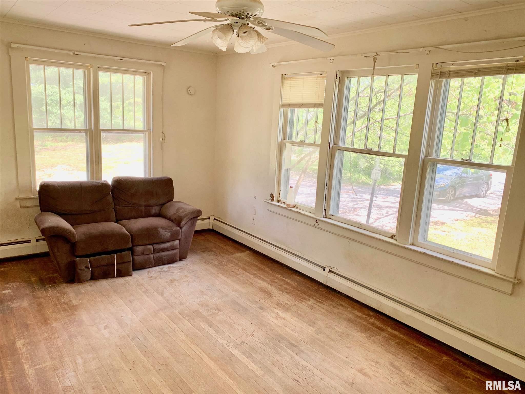 76 Minnesota Road Carbondale, IL 62903 - Photo 2 of 11