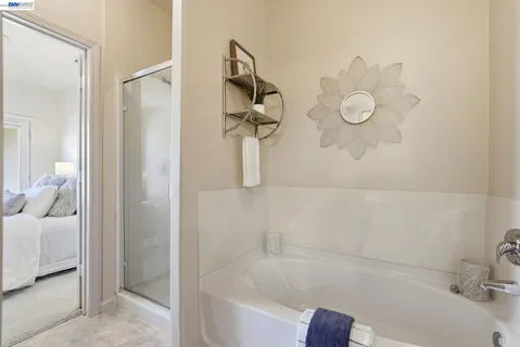 $325,000 | 5350 Dunlay Drive, Unit 412, Sacramento, CA 95835