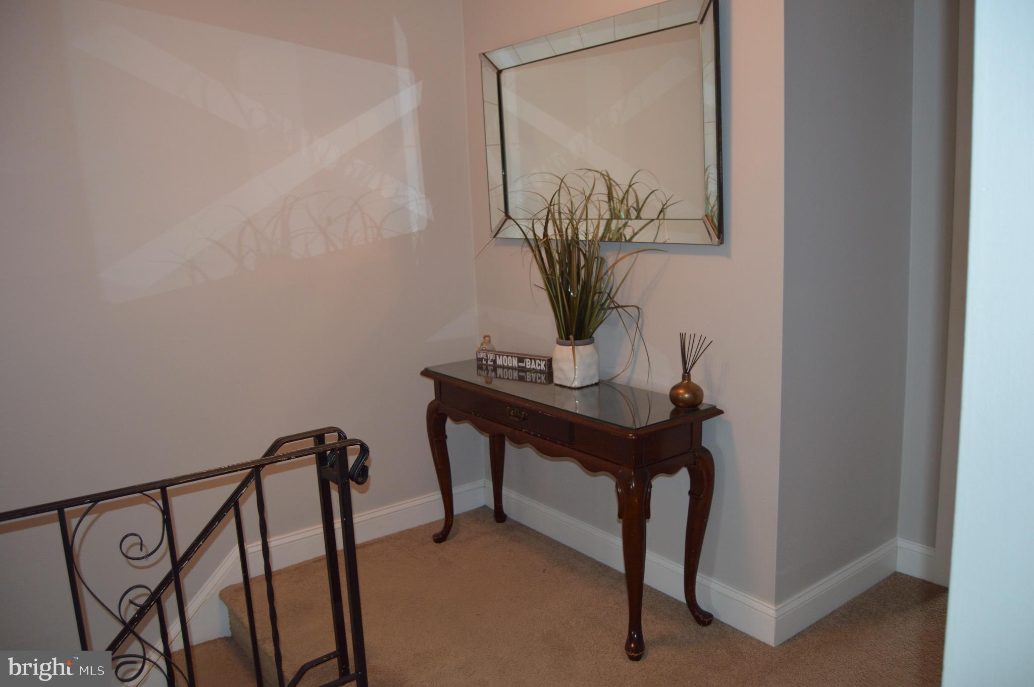 10217 Calera Road Philadelphia, PA 19114 - Photo 21 of 37 Hallway