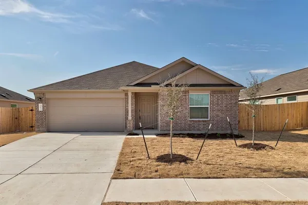 $2,100 | 303 Chickasaw Lane, Hutto, TX 78634
