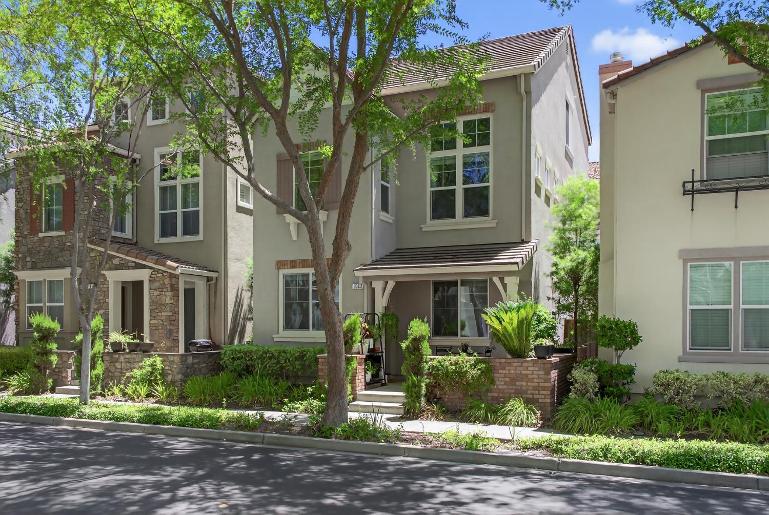 1062 Acland Way Tracy, CA 95376 - Photo 4 of 35