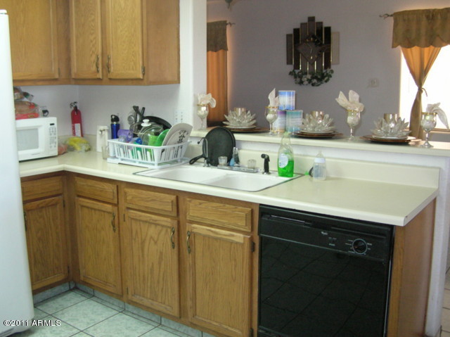 170 South Picacho Heights Road Eloy, AZ 85131 - Photo 6 of 23 Kitchen 2