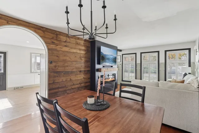 $365,000 | 14545 Kostner Avenue, Midlothian, IL 60445